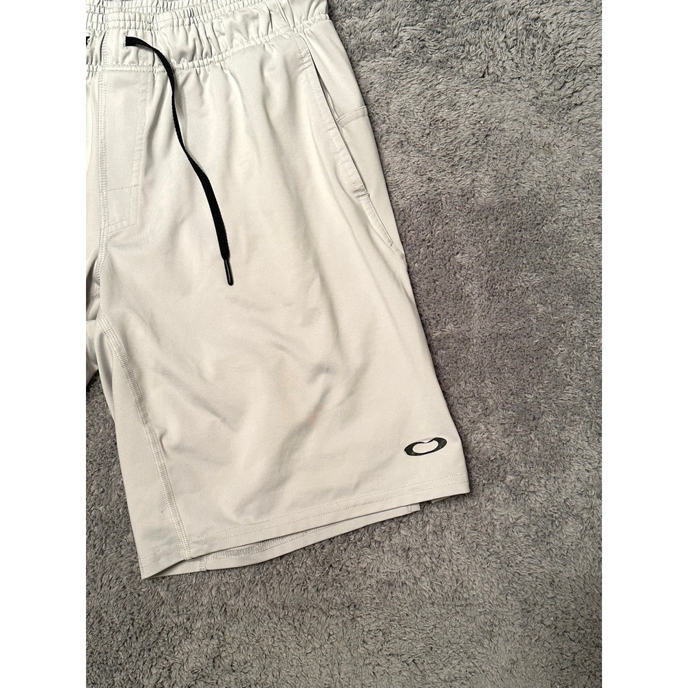 Oakley Foundational 7"‎ Shorts 3.0 Mens L athletic Lunar Rock moisture wicking - Picture 6 of 6